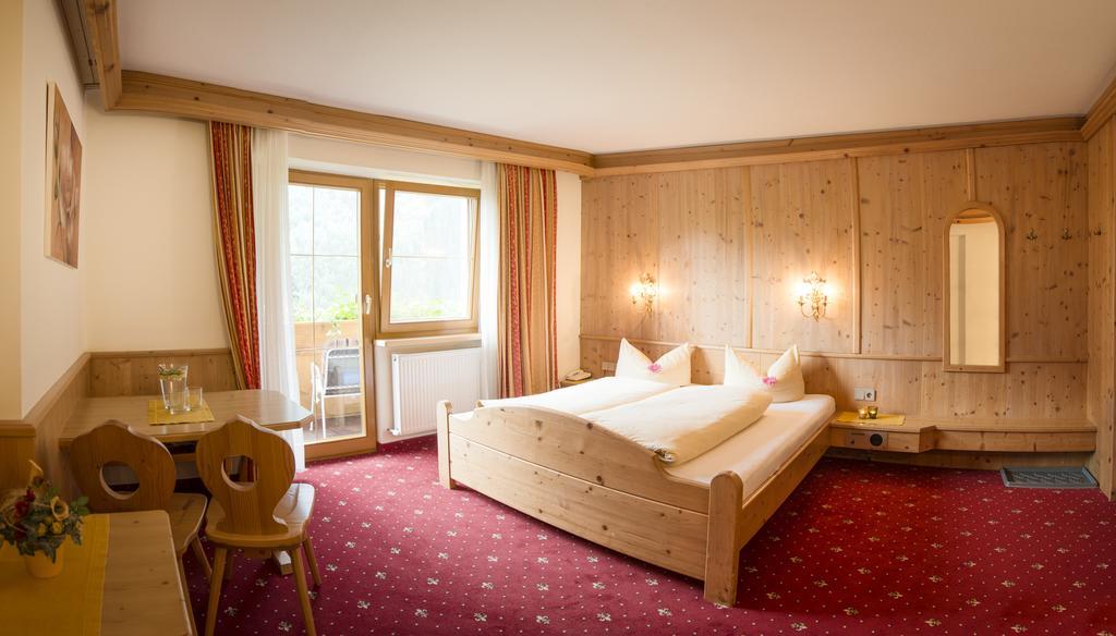 Alpenpension Pfurtscheller Neustift im Stubaital Kamer foto